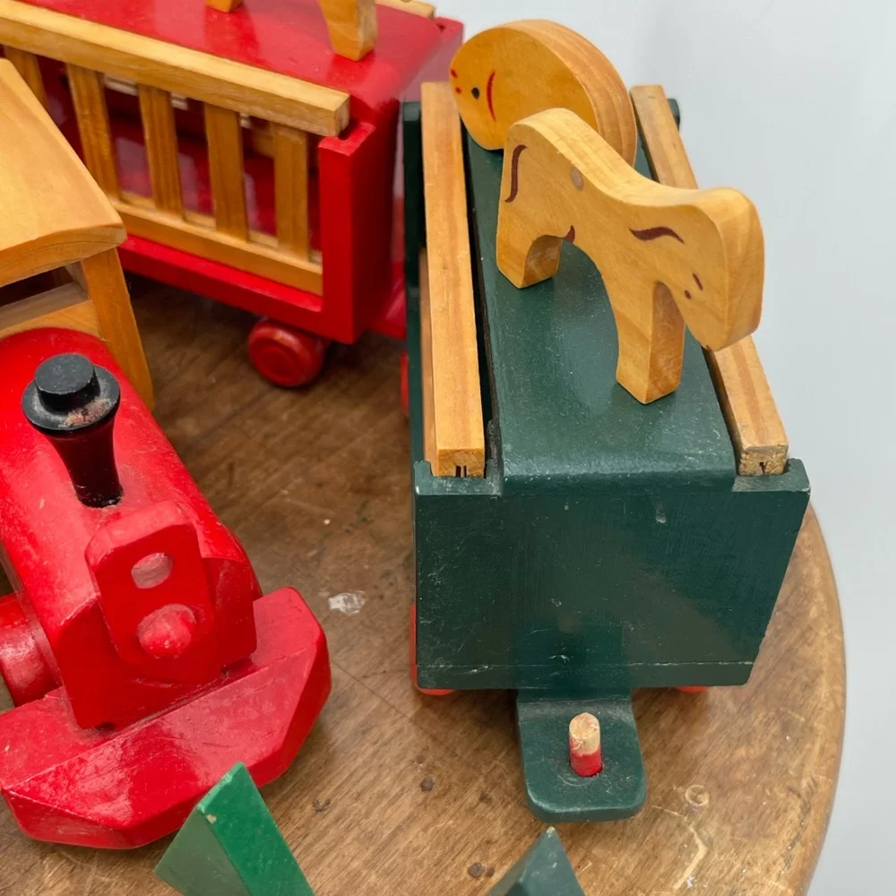 ⭐️International Silver 1994 Colorful Wooden Animal Train Set
